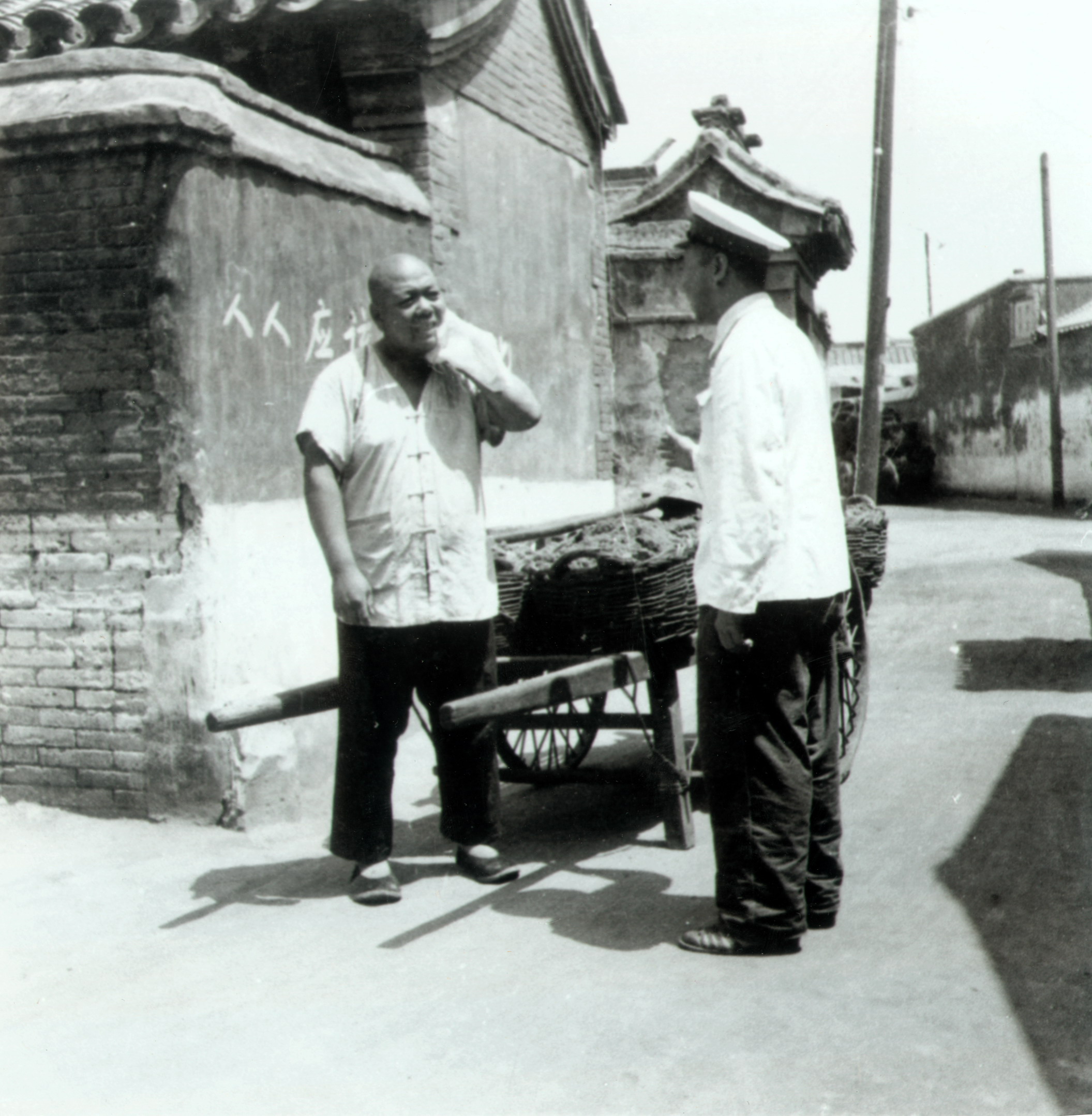 50-60年代公安民警深入社会开展工作-2.jpg